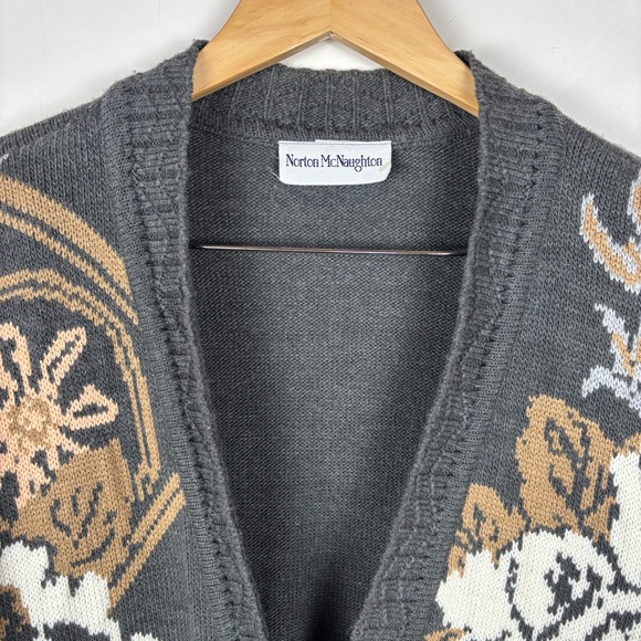 Vintage Women’s Norton McNaughton Gray Floral Cardigan Fair Isle Cottagecore - Picture 2 of 9